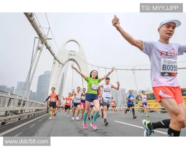 广州城市马拉松街舞队精彩表现评析与技术亮点探讨